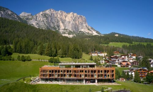 Blick Auf Das Hotel Inmitten Der Dolomiten C Visciani Photography Hotel Badia Hill