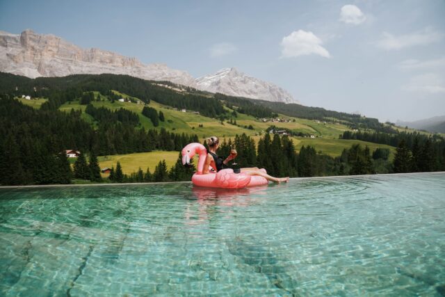 Schwimmbad Mit Blick Auf Die Dolomiten Hotel Badia Hill