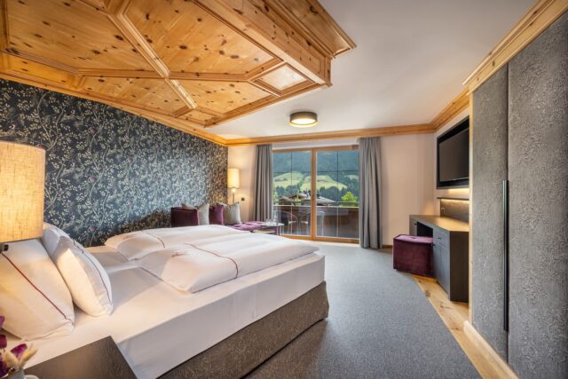 Superior Doppelzimmer Sonnjoch Mit Holzdecke C Lorenz Masser Der Boeglerhof