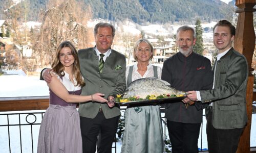 © Roman Babirad Karpfenessen Im Hotel Kitzhof